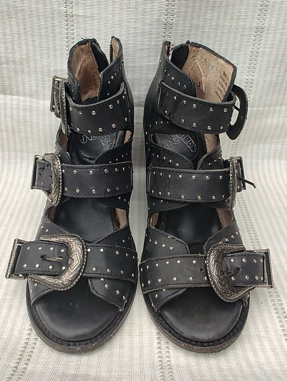 Freebird by Steven Violet black leather heeled sandals Sz8